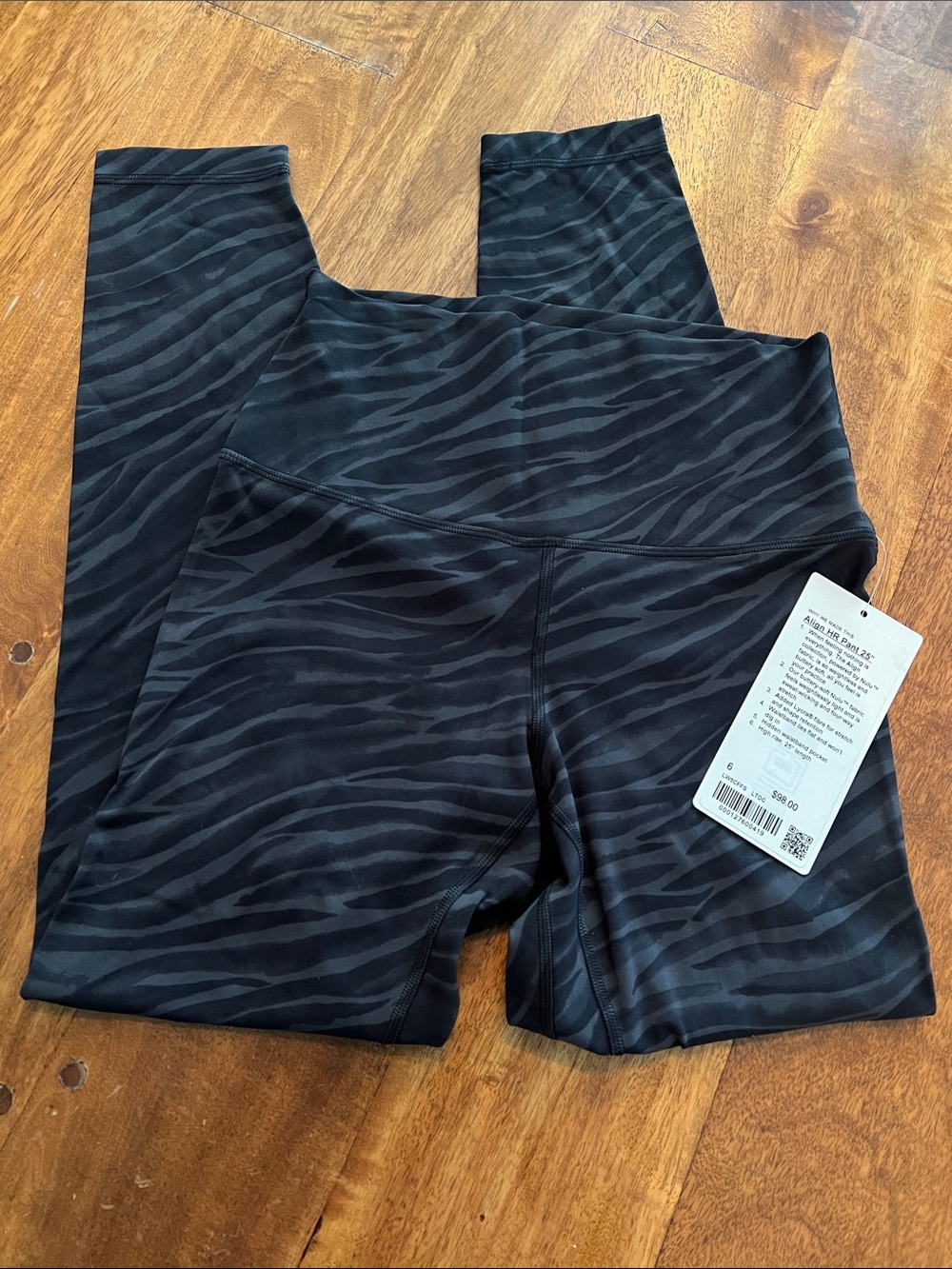Lululemon Athletica Size 6 Black Tonal Zebra High-Rise Leggings 25” Length
